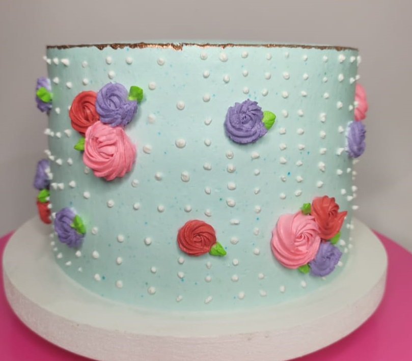 Bolo Decorado Com Chantininho Pães Novo Rio